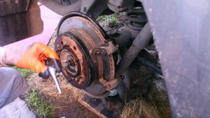 Ремонт и восстановление задних дисковых тормозов на Toyote Land Cruiser Prado 90 95