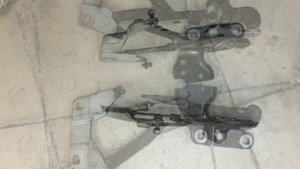 Петля капота правая левая Мерседес ГЛЕ 166 МЛ Mercedes GLE W166 GL a1668800128 a1668800028