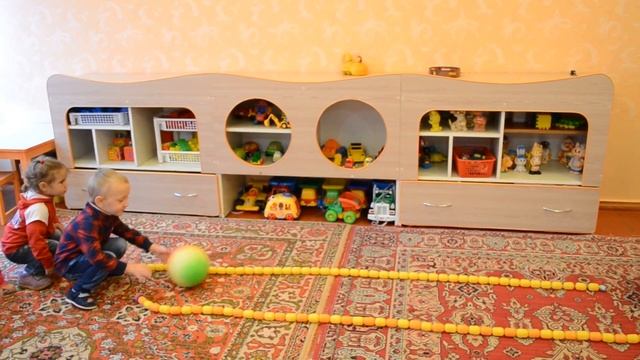 Подвижная игра с нетрадиционным оборудованием Ясельная группа смотреть онлайн