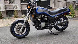 MAD MAX 1985 HONDA VF1100S V65 SABRE