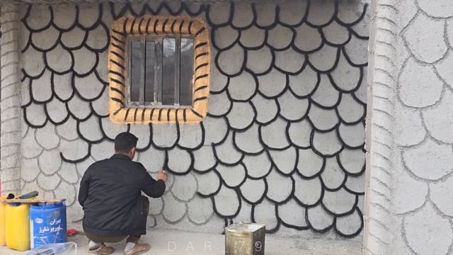 Love and art: painting the walls of the house and family spirit