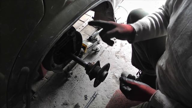 Что-то загудело. Замена подшипника полуоси. смотреть онлайн