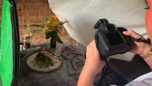 Бэкстейдж фуд-фото съёмки меню | "Дарвин" Челябинск смотреть онлайн