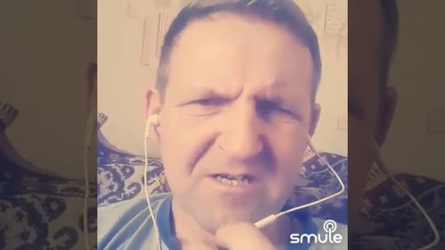 Я поднимаю свой бокал.
