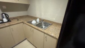 Отель Two Seasons Hotel Apartments Dubai с Шикарным Видом на Персидский залив - Обзор номера