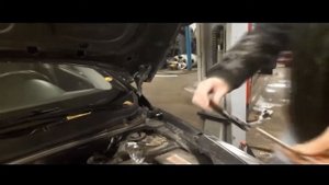 установка газового упора капота Hyundai Solaris