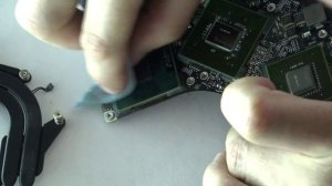 Замена термопасты на Macbook pro 2009 17" разбор ноутбука, процессор, видеокарта mx-4