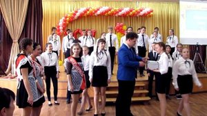 Выступление 10 классов на последнем звонке