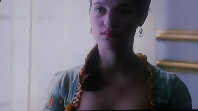 A Royal Affair Caroline meets a friend смотреть онлайн