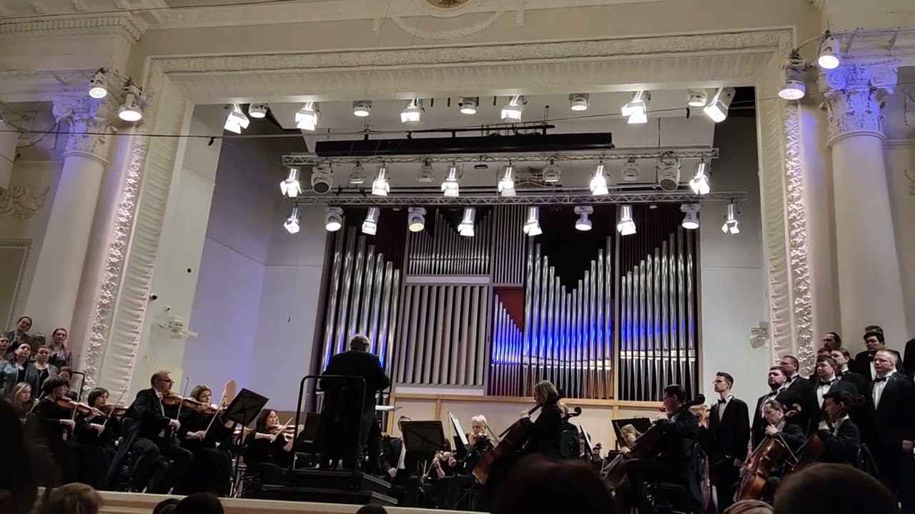 "Святые образы Храма на Крови" в Свердловской филармонии