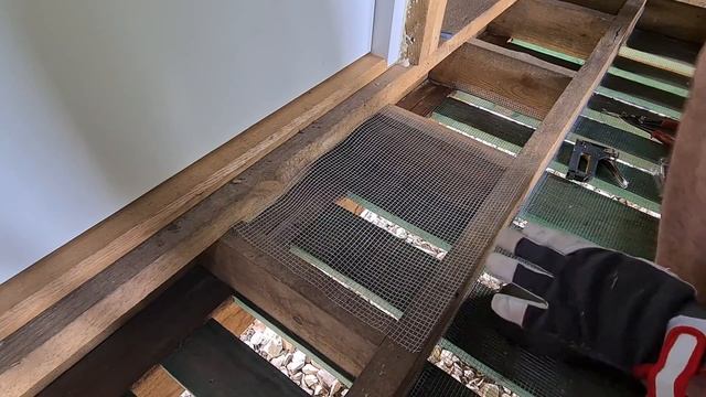 Сетка от грызунов и монтаж ветрозащиты. Полы в каркасной бане. БАНЯ 25м2. #17