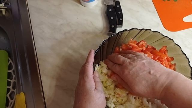 Срочно! Продолжаем любить кабачки. Рулет с мясом из кабачков. Закуска из капусты в корейском стиле смотреть онлайн