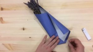 Упаковка лаванды в бумагу