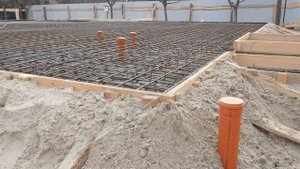 Монолитная плита фундамента. Ливневая канализация. Дренажная канализация