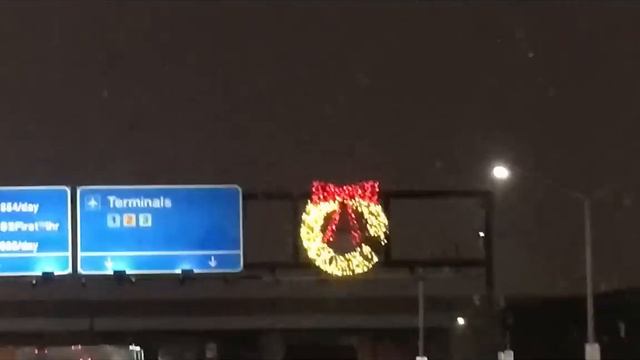 Дорога в аэропорт O'Hare, Chicago, перед Рождеством смотреть онлайн