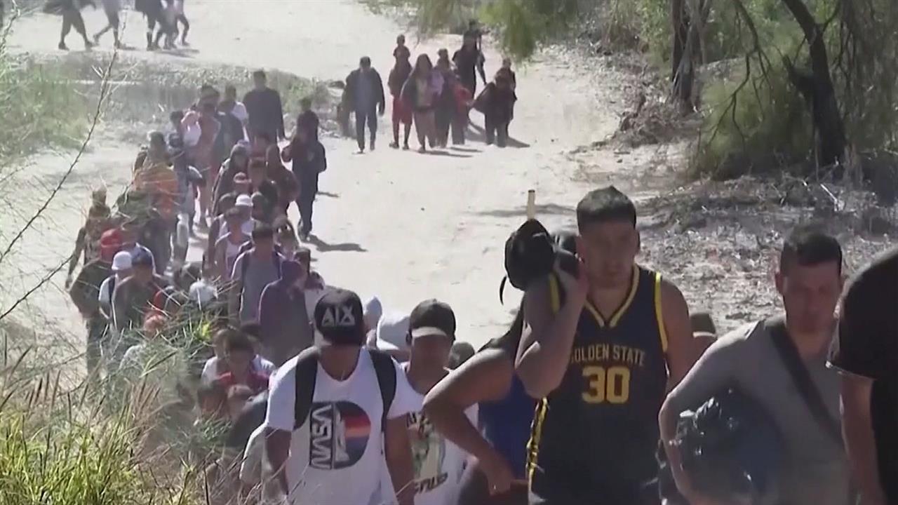 Власти штата Техас отстояли в Верховном суде право самим разбираться с нелегальными мигрантами