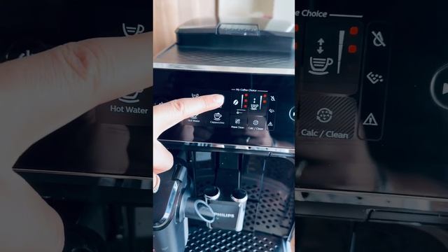 Видеообзор кофемашины Philips EP2231/40. смотреть онлайн