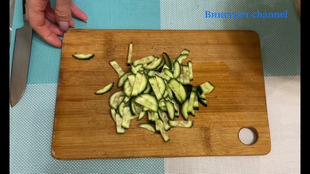 Вкусный салат из четырех основных ингредиентов