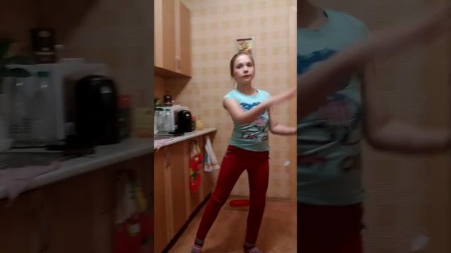 Домашний вальс: снимаем на кухне смотреть онлайн