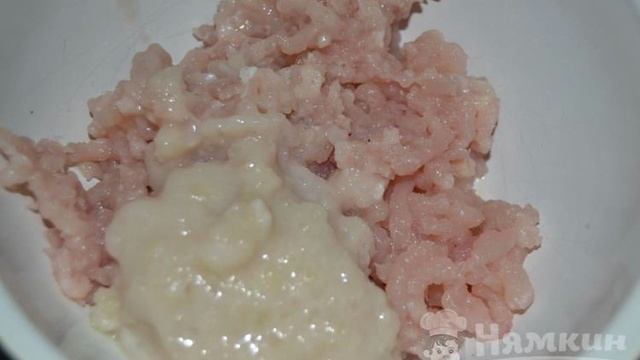 Куриные котлеты с рисом и кабачком