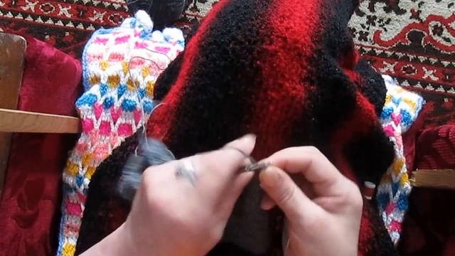 Вяжем простой красивый узор на круговых спицах