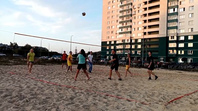 Поездка в ЖК АКВАМАРИН, дворовый волейбол, партии 1/2 смотреть онлайн