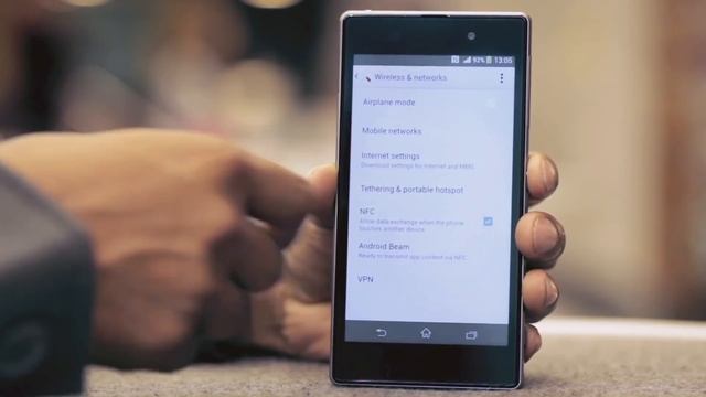 EE -- Sony Xperia Z1 -- How do I set up internet and MMS settings? смотреть онлайн