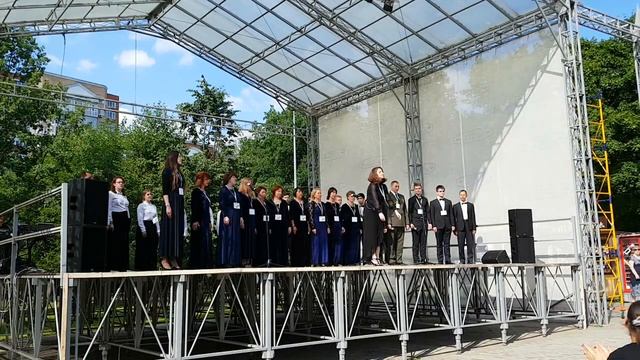 Поет любительский хор. Военные песни в день начала ВОВ смотреть онлайн