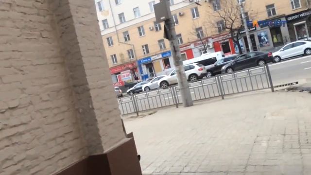 Владимир Бубнов при установке забора на Плехановской 44 смотреть онлайн