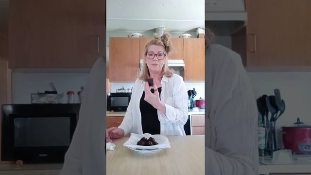 Easy#yummmy#coconut balls#healthy смотреть онлайн