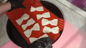 Выпечка по маминому рецепту! Готовим слоеные бантики легким способом!