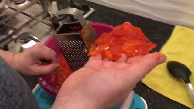 Аджика сырая из помидоров с перцем без варки. Быстро и просто эпизод №728 смотреть онлайн