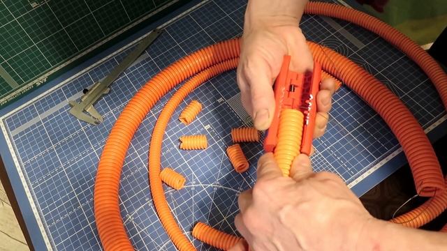 оснастка: TwistCut KNIPEX - ОСОБЕННОСТИ резака для пластиковой электротехнической гофротрубы смотреть онлайн