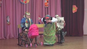 Бабушки-старушки в исполнении первоклассников