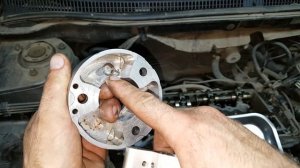 Toyota lexus стук при запуске двигателя