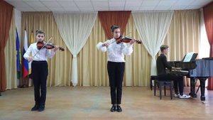 Дуэт скрипачей в составе: Исмаилова Эльнара и Котоян Илона