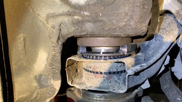 Замена передних сайлентблоков заднего подрамника на Mercedes-Benz C-Class W204. смотреть онлайн