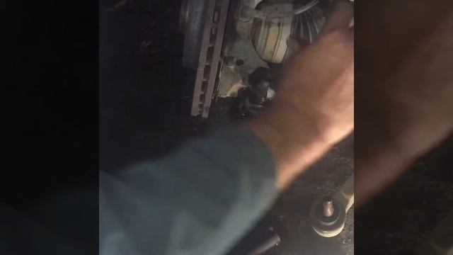 Замена шарових опор и тяжек ( стоек ) стабилизатора на Renault clio смотреть онлайн