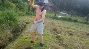 Фундамент. Бурение под сваю