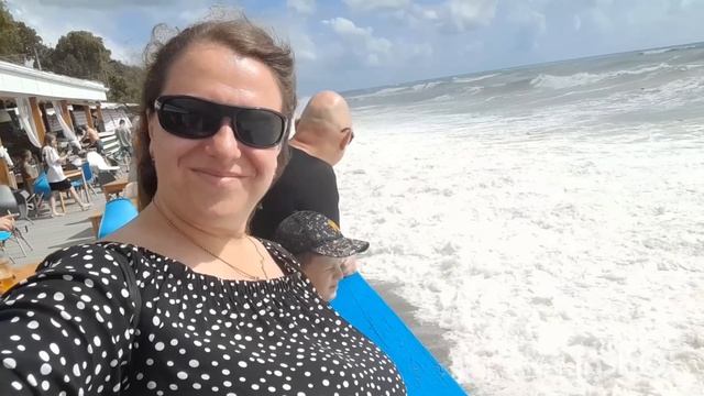 ЛАЗАРЕВСКОЕ 2023 :) ВЪЕХАЛИ В ГОСТЕВОЙ ДОМ, ЛЮБУЕМСЯ ШТОРМОМ :) ШАШЛЫЧКА НА ПОБЕДЕ, ЧЕБУРЕКИ :) смотреть онлайн