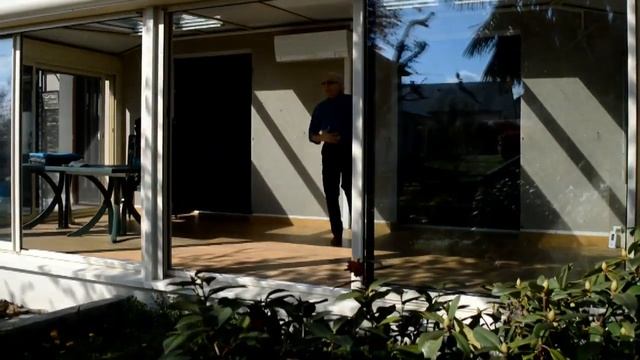 Naucelle quartier chantemerle. Le merle chante et Robert danse смотреть онлайн