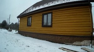 разгрузка и установка бетонного кольца в ручную