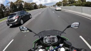 Kawasaki Ninja 400 vs Yamaha R3 // Which One Is Better For Freeway Riding?