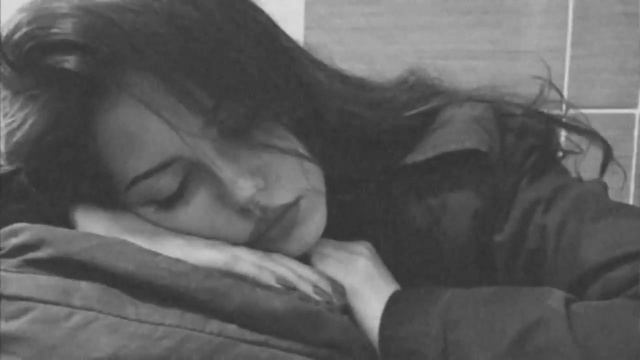 Паша Proorok – По району с девочкой гуляем мы вдвоем смотреть онлайн