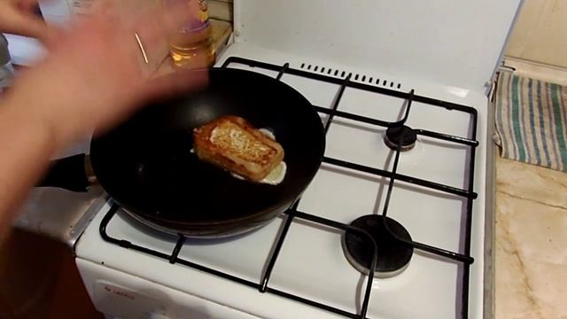 На завтрак вкусная яичница в хлебе смотреть онлайн