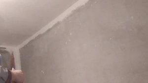Выравнивание потолка вторым слоем шпаклевки - снято на видео. Ремонт коридора ч 13.