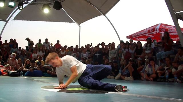 ALKOLIL VS BUMBLEBEE | EXTREME CRIMEA BREAKING CUP 1 VS 1 | 2 ROUND смотреть онлайн