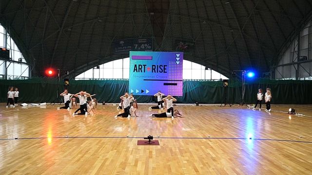 Коллектив «Параллелька» (6-7 и 8-9 лет) - «Солнце внутри меня» (рук.  Екатерина Фадеева)