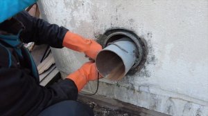 Как заделать проход трубы через гильзу (сальник) герметично и надежно Дегидролом