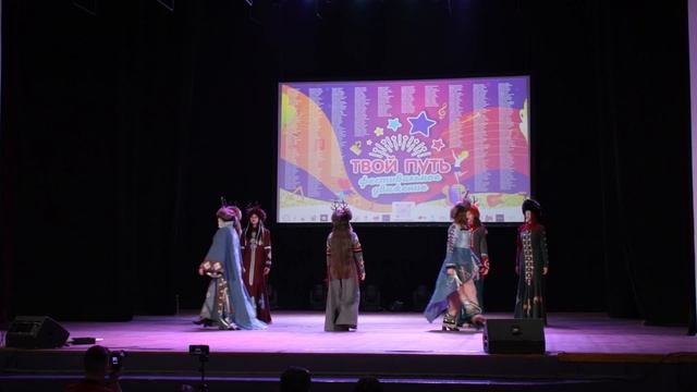 Коллекция шорских костюмов «Лики Горной Шории» по мотивам легенд Горной Шории. смотреть онлайн